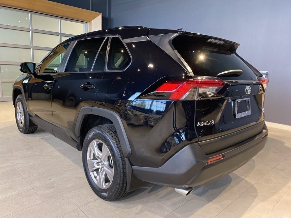 2022 Toyota RAV4 XLE AWD-2