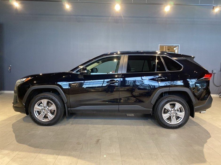 2022 Toyota RAV4 XLE AWD-1