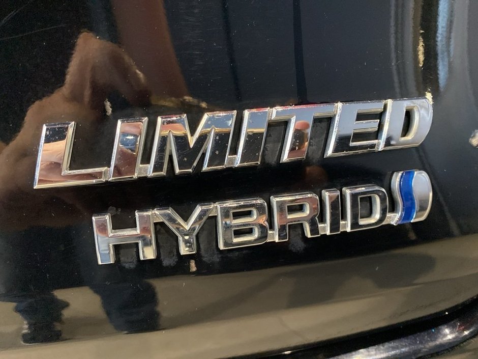 2022 Toyota Sienna Hybrid Sienna Limited AWD 7-Pass-27