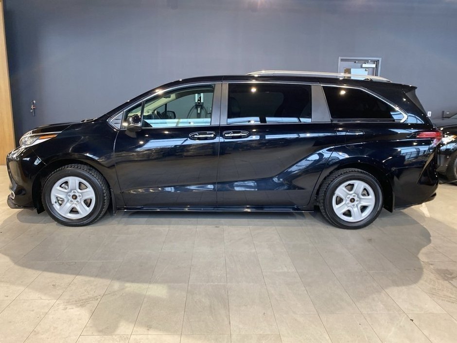 2022 Toyota Sienna Hybrid Sienna Limited AWD 7-Pass-1
