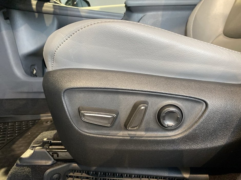 2022 Toyota Sienna Hybrid Sienna Limited AWD 7-Pass-12