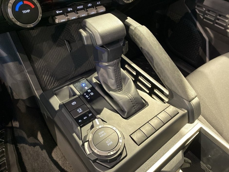 2025 Toyota Tacoma 4X4 Tacoma Double Cab AT-13