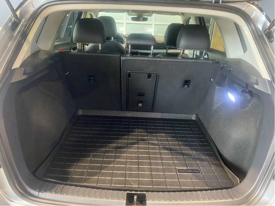 2024 Volkswagen Taos Highline 1.5T 7sp at DSG w/ Tip 4M-18