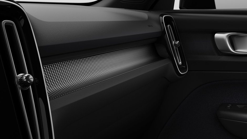 2026 Volvo EX40 Plus-8