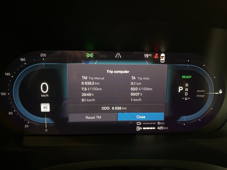 2025 Volvo S60 Plug-In Hybrid T8 AWD Ultra Black Edition-16