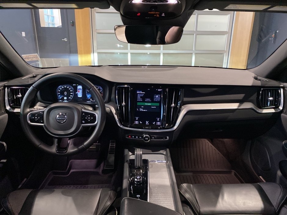 2022 Volvo S60 B5 AWD R-Design-10