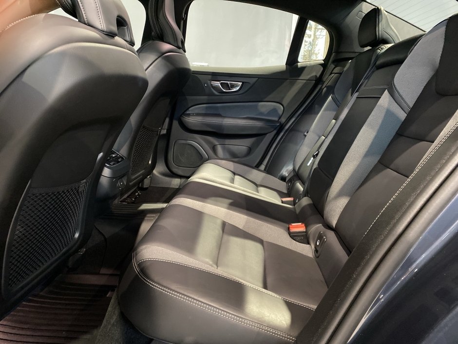 2022 Volvo S60 B5 AWD R-Design-16