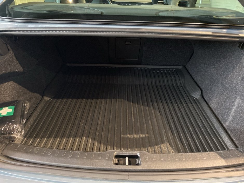 2023 Volvo S60 B5 AWD Plus - Dark-18