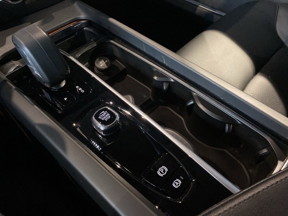 2023 Volvo S60 B5 AWD Plus - Dark-12