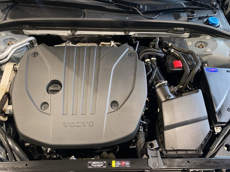 2023 Volvo S60 B5 AWD Plus - Dark-24