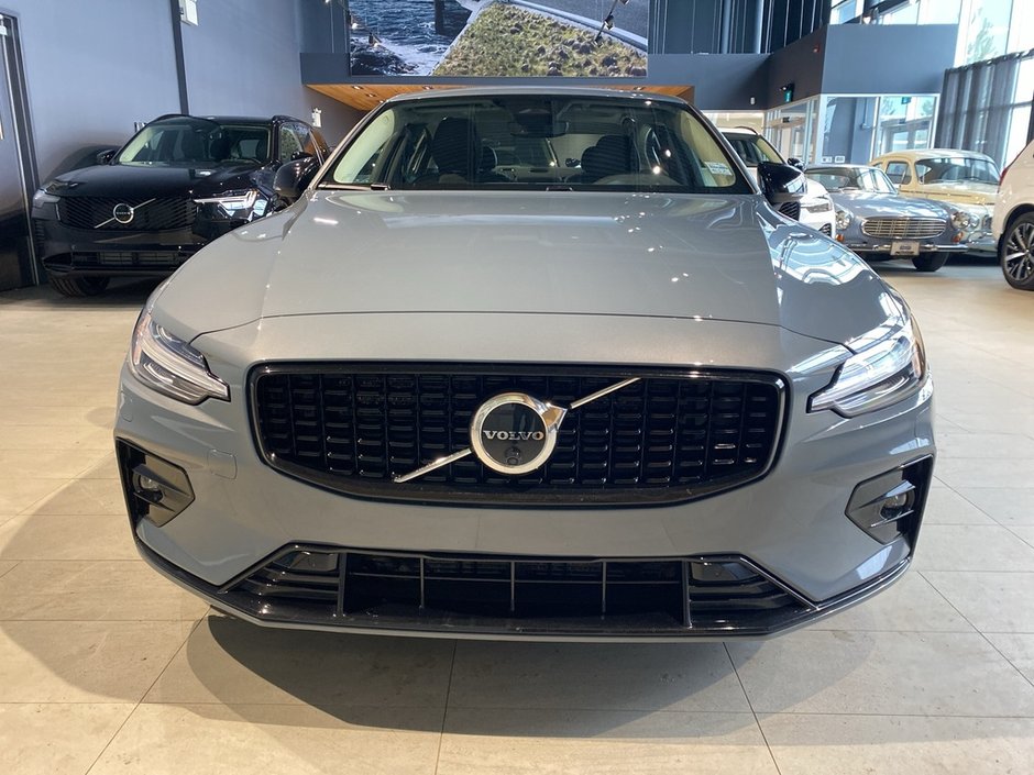 2023 Volvo S60 B5 AWD Plus - Dark-2