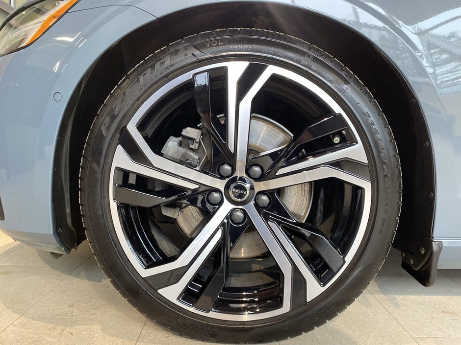 2023 Volvo S60 B5 AWD Plus - Dark-8