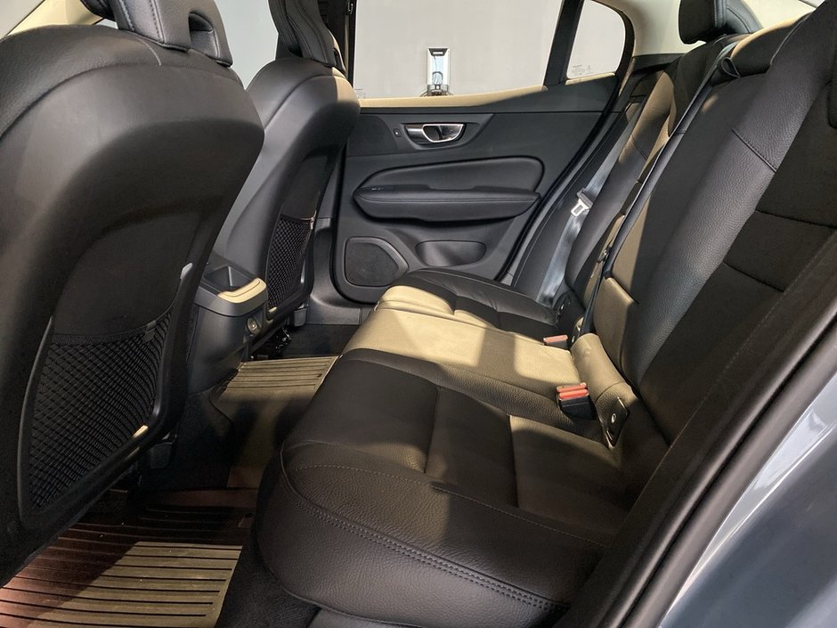 2023 Volvo S60 B5 AWD Plus - Dark-16