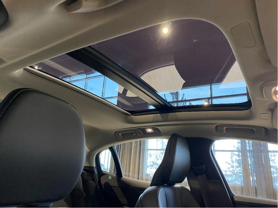 2024 Volvo S60 B5 AWD Core Dark Theme-23