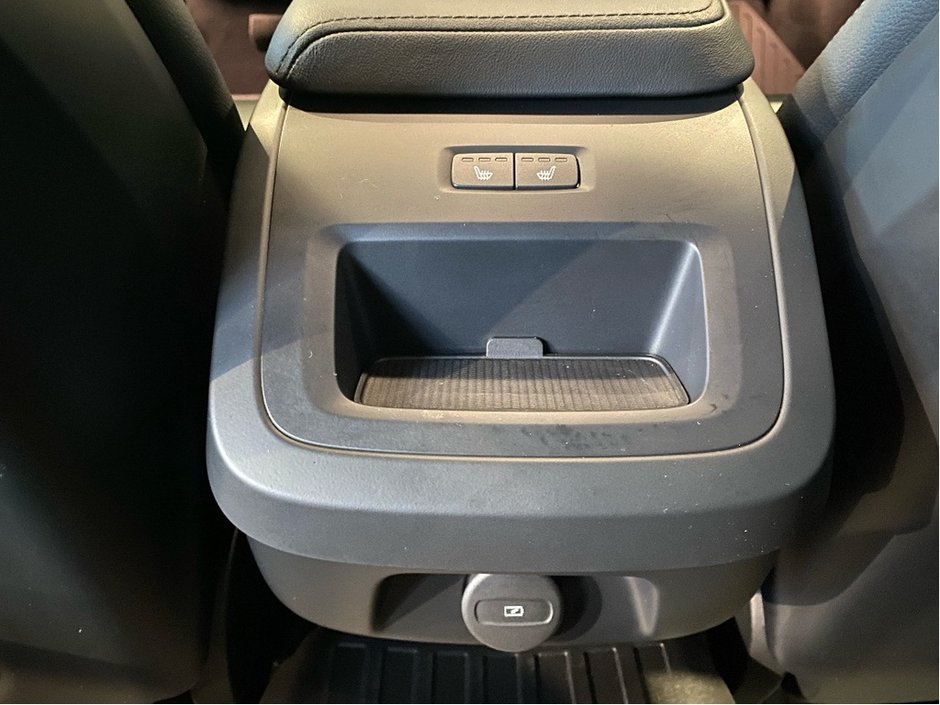 2024 Volvo S60 B5 AWD Core Dark Theme-18