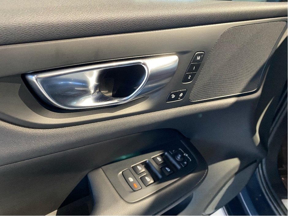 2024 Volvo S60 B5 AWD Core Dark Theme-11