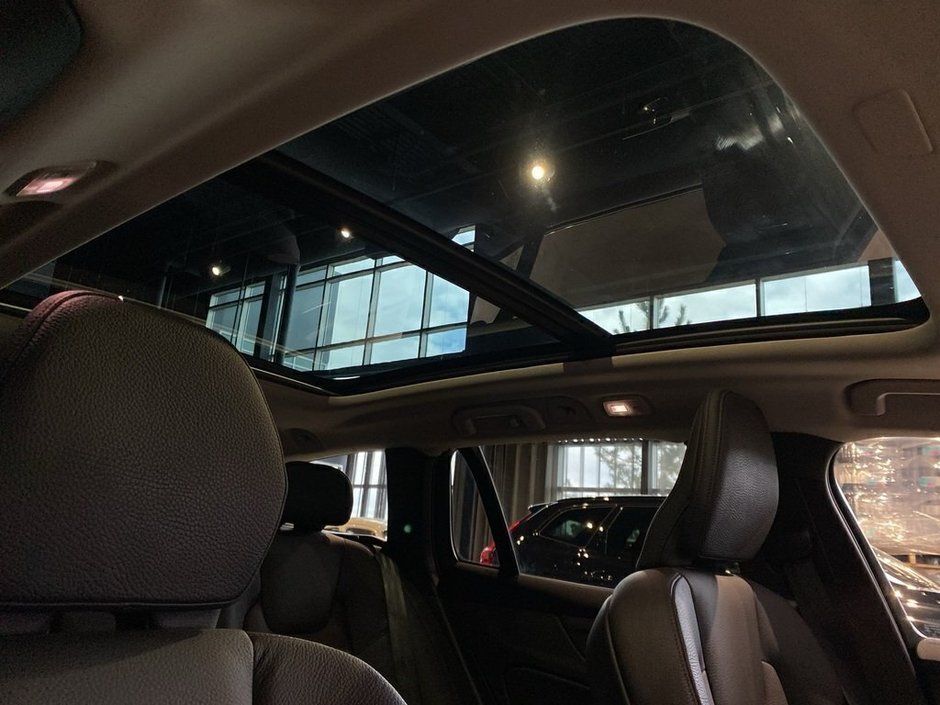 2025 Volvo V60 Cross Country B5 AWD Core-24