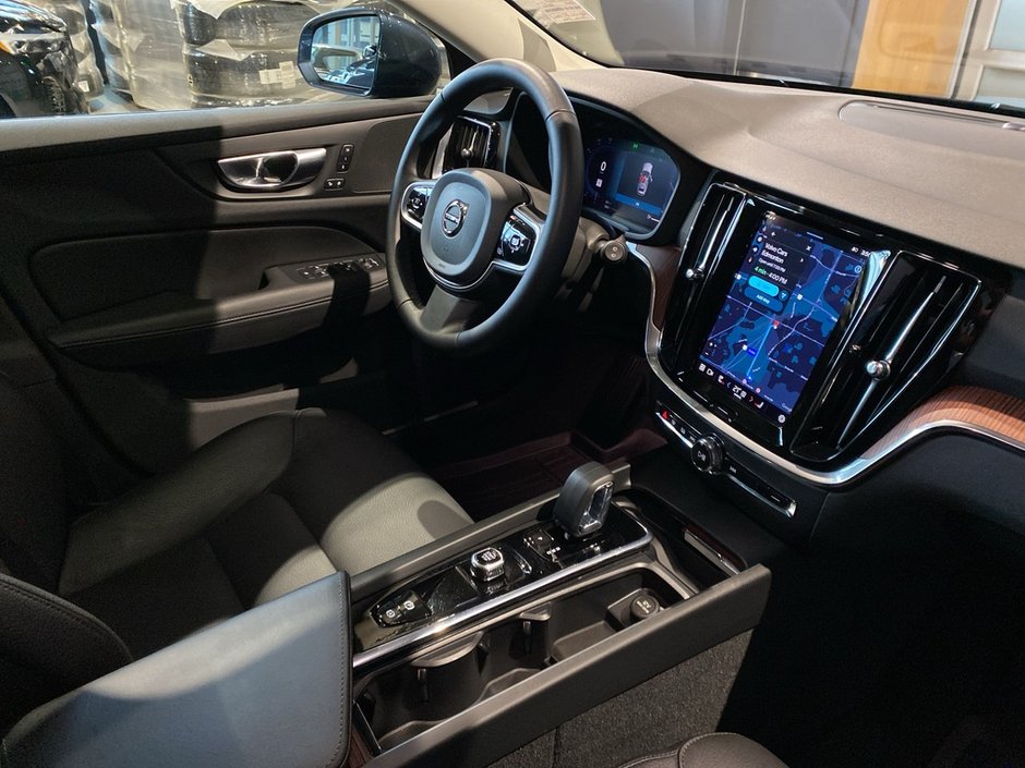 2025 Volvo V60 Cross Country B5 AWD Core-23