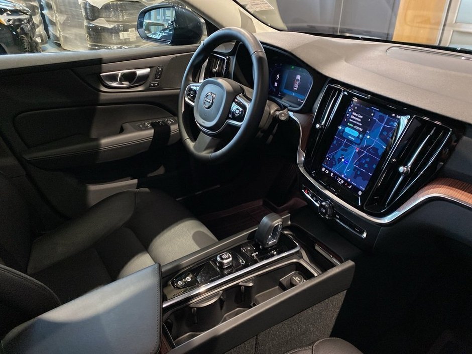 2025 Volvo V60 Cross Country B5 AWD Core-23