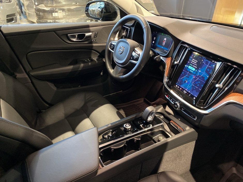 2025 Volvo V60 Cross Country B5 AWD Core-23