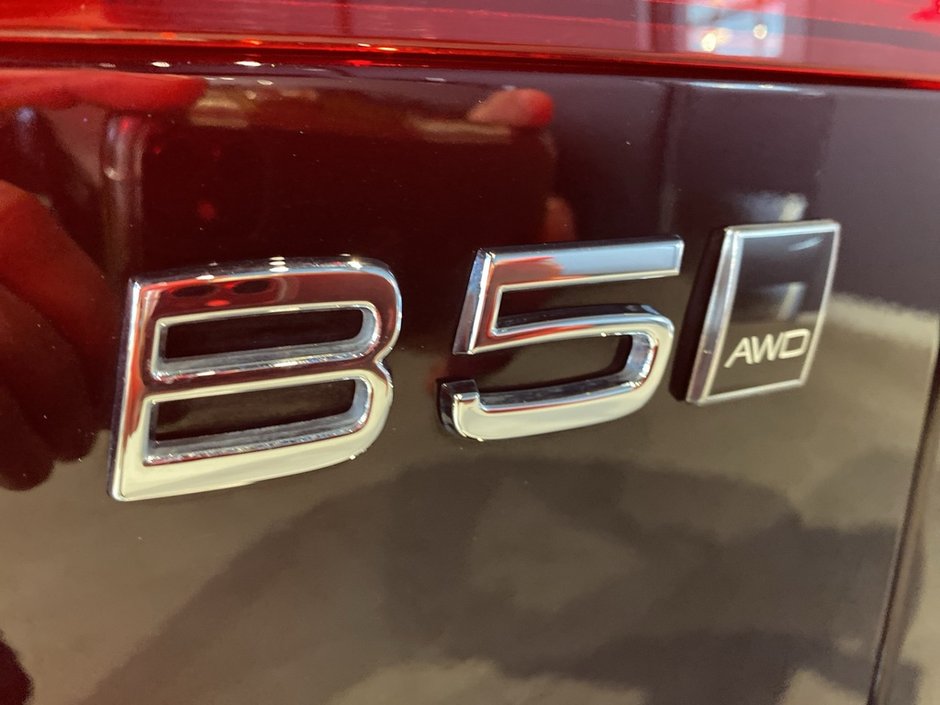 2025 Volvo V60 Cross Country B5 AWD Core-26