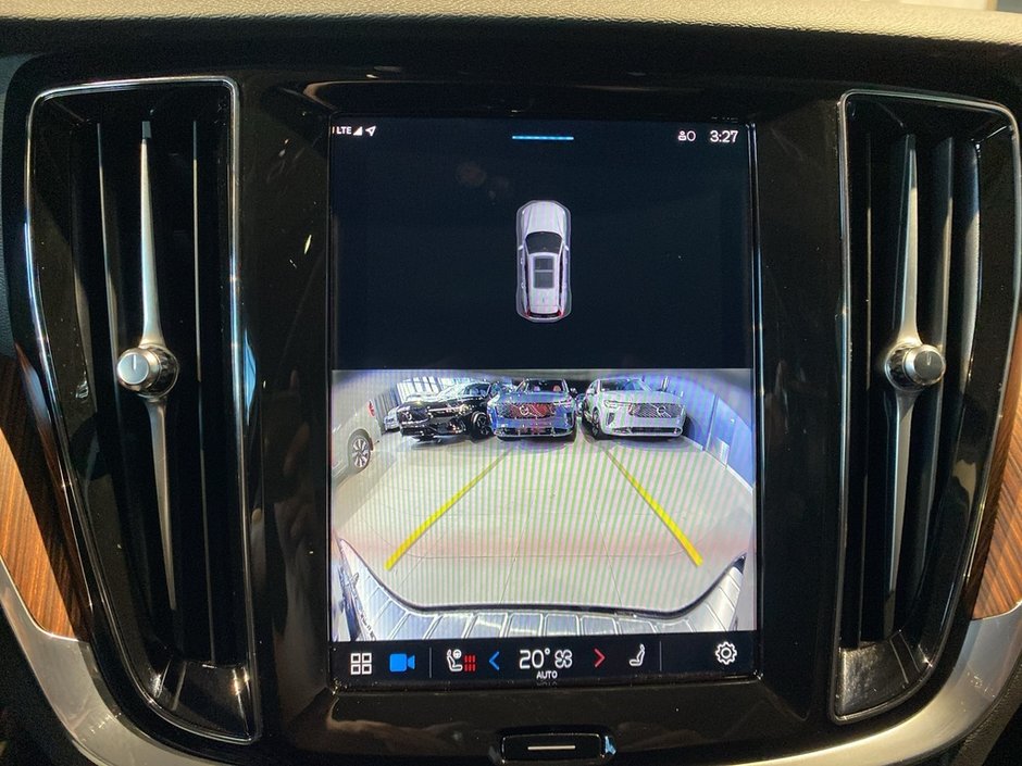 2025 Volvo V60 Cross Country B5 AWD Core-16