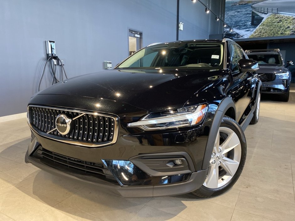 2025 Volvo V60 Cross Country B5 AWD Core-0
