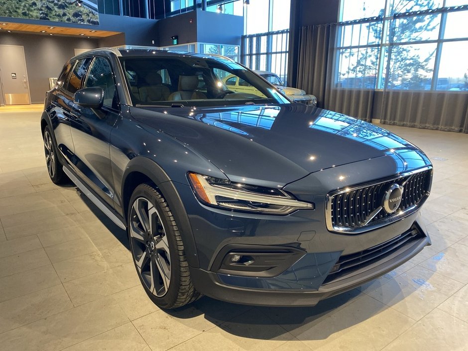 2025 Volvo V60 Cross Country B5 AWD Ultra-6