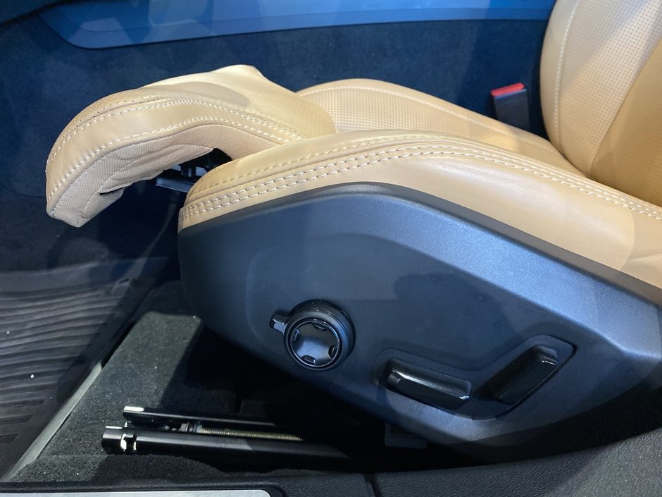 2025 Volvo V60 Cross Country B5 AWD Ultra-13