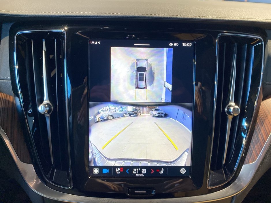 2025 Volvo V60 Cross Country B5 AWD Ultra-16