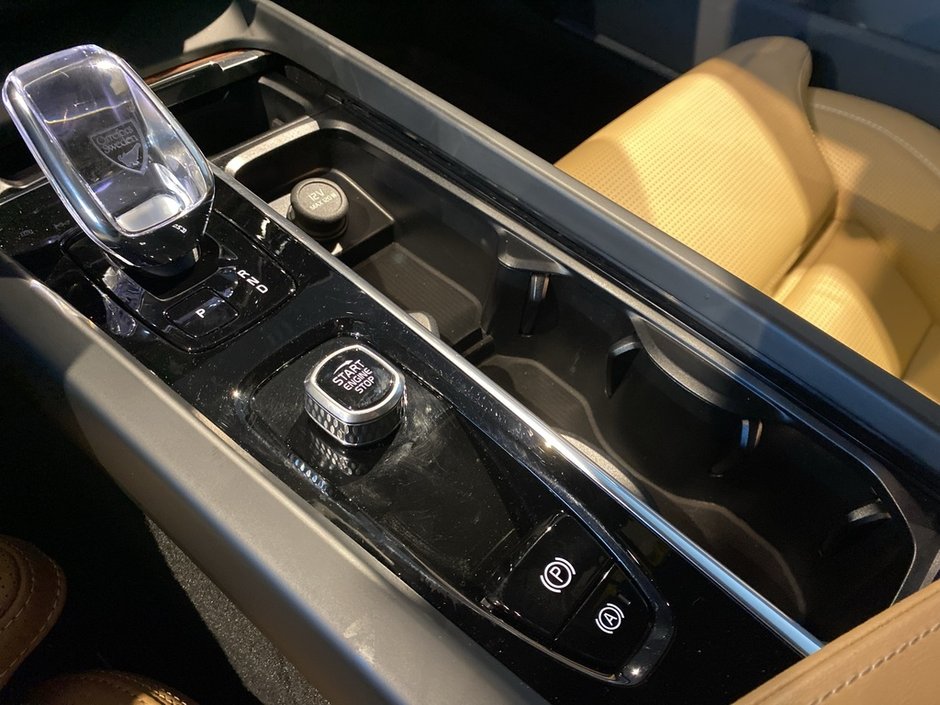 2025 Volvo V60 Cross Country B5 AWD Ultra-12