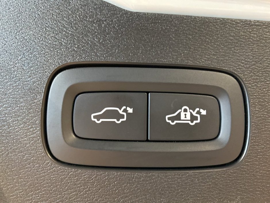 2025 Volvo V60 Cross Country B5 AWD Plus-20