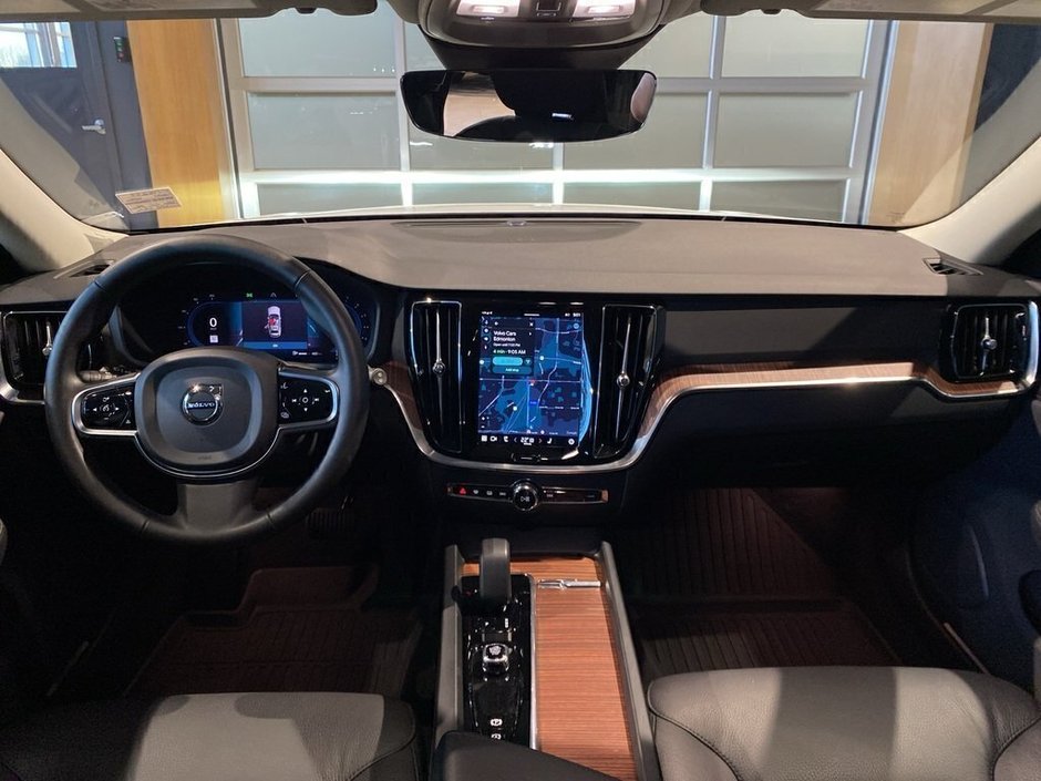 2025 Volvo V60 Cross Country B5 AWD Plus-10