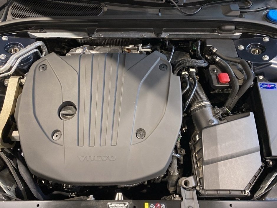 2025 Volvo V60 Cross Country B5 AWD Plus-25