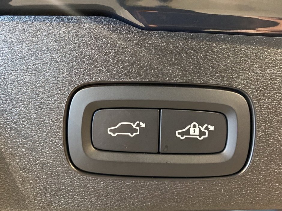 2025 Volvo V60 Cross Country B5 AWD Plus-20