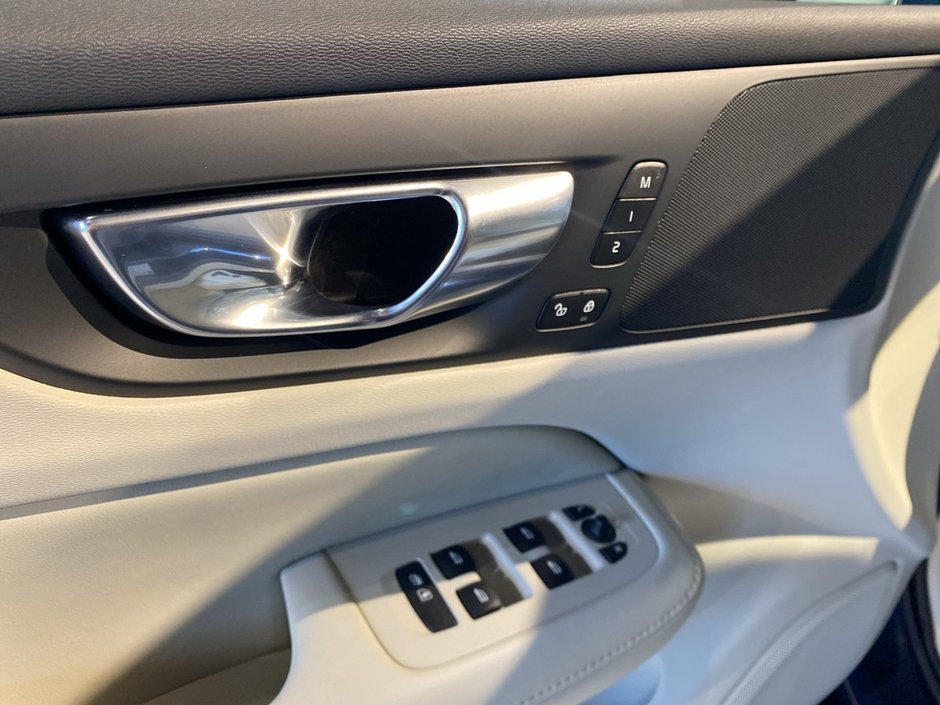 2025 Volvo V60 Cross Country B5 AWD Plus-11