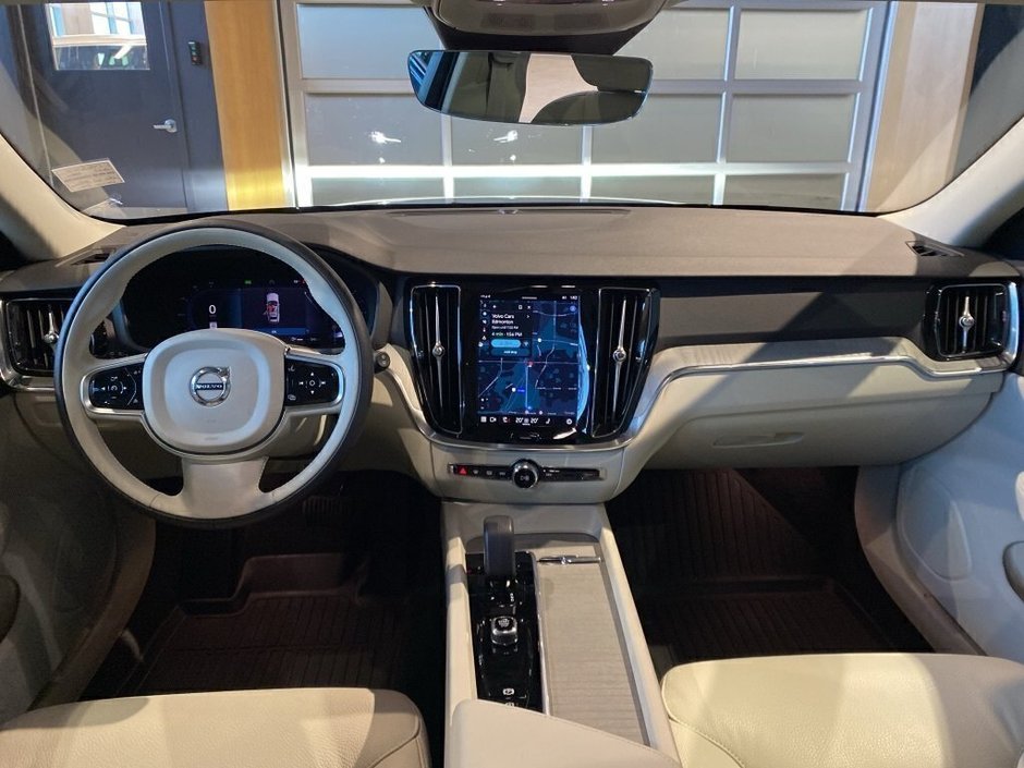 2025 Volvo V60 Cross Country B5 AWD Plus-10