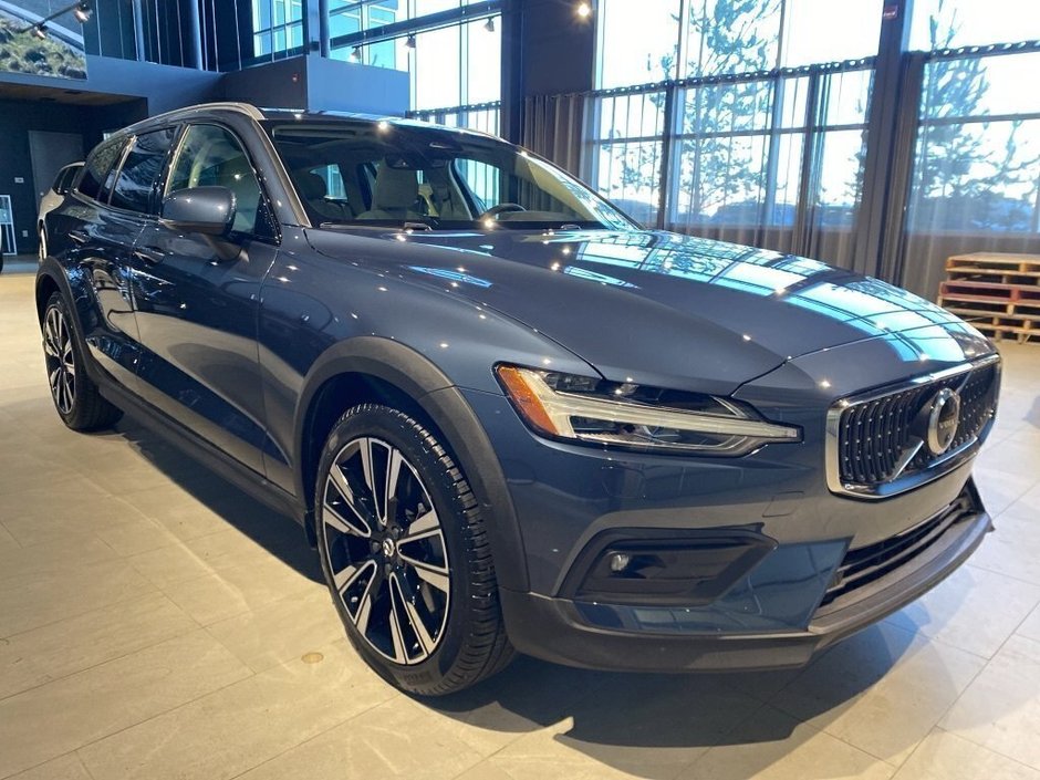 2025 Volvo V60 Cross Country B5 AWD Plus-6