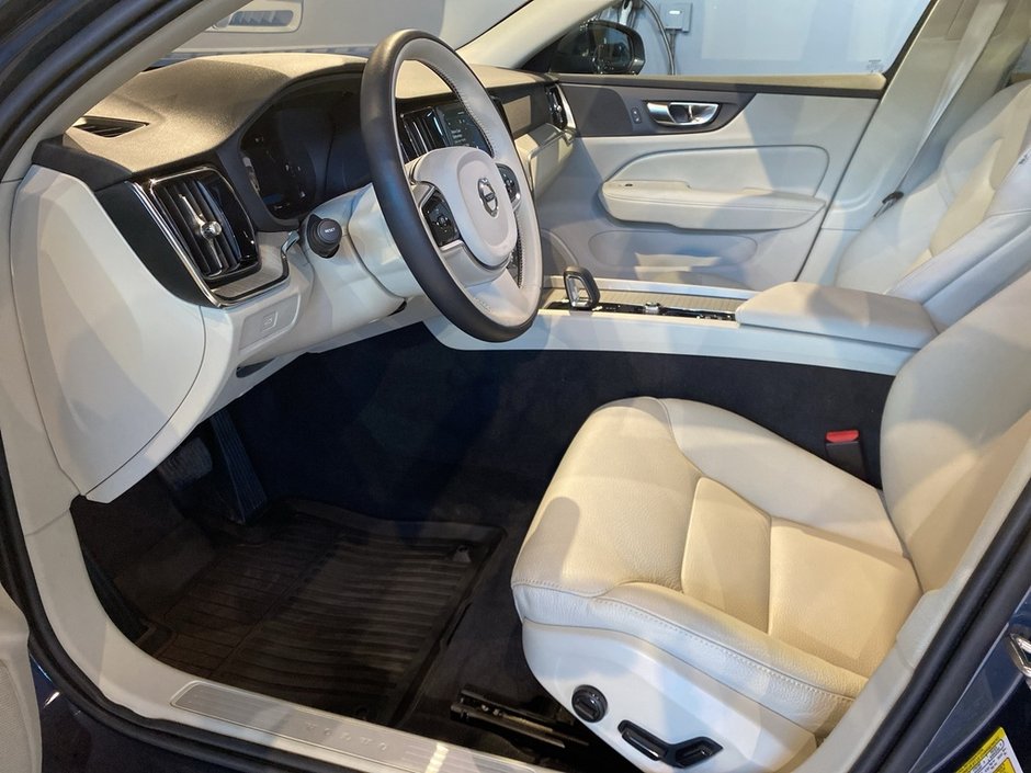 2025 Volvo V60 Cross Country B5 AWD Plus-9