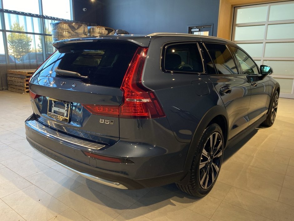 2025 Volvo V60 Cross Country B5 AWD Plus-4