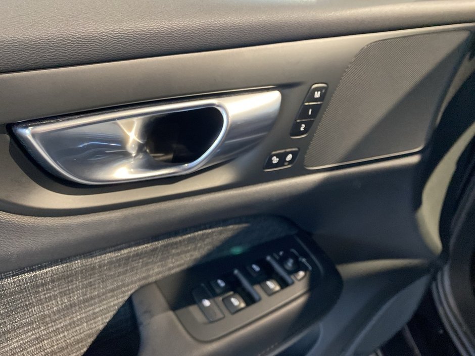 2025 Volvo V60 Cross Country B5 AWD Core-11