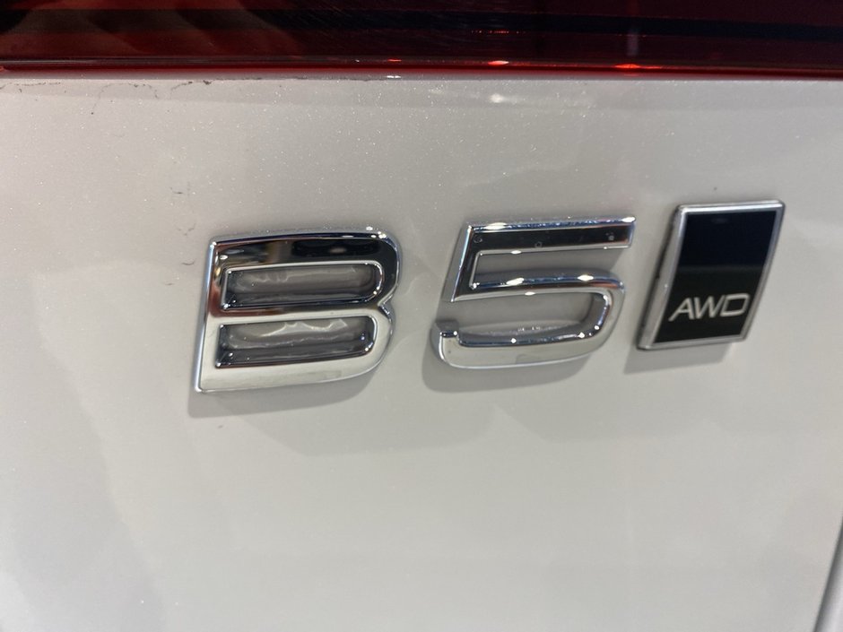 2025 Volvo V60 Cross Country B5 AWD Plus-26