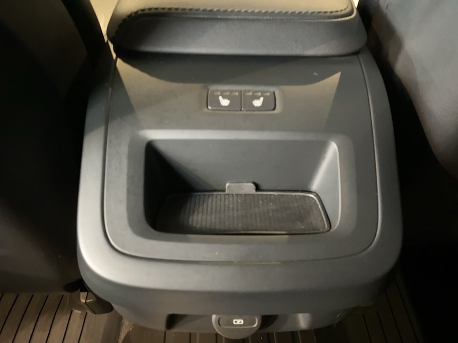 2025 Volvo V60 Cross Country B5 AWD Plus-18