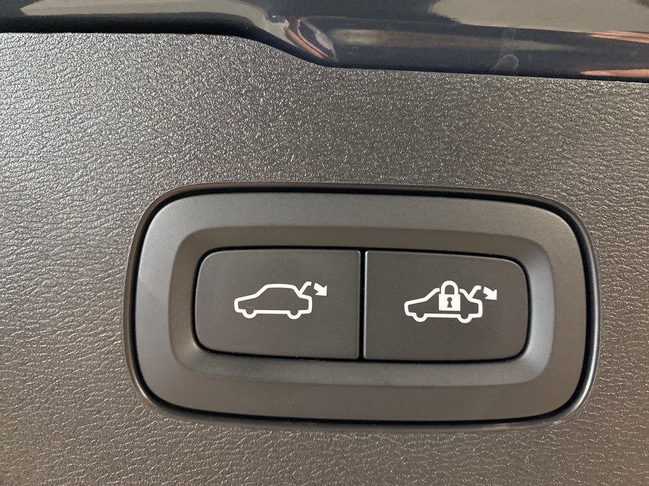 2025 Volvo V60 Cross Country Ultra-20