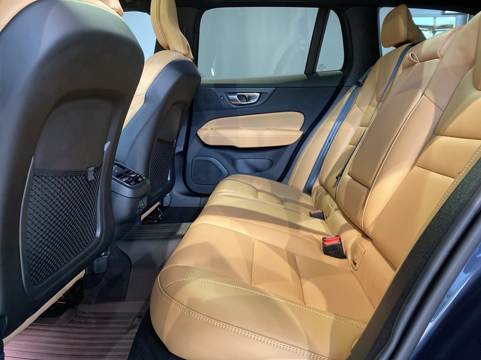 2025 Volvo V60 Cross Country Ultra-17