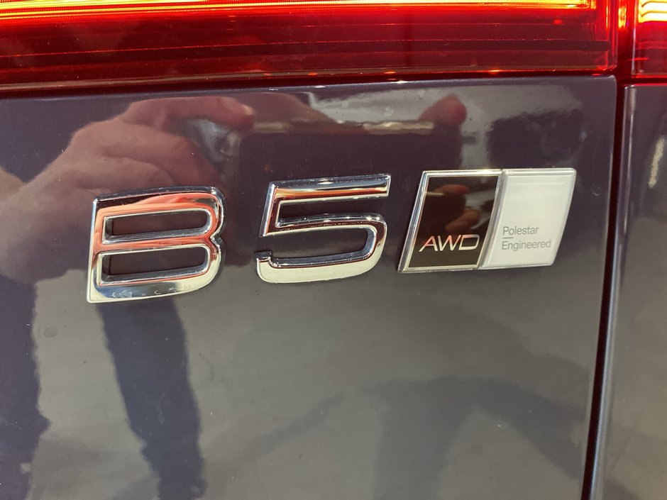 2025 Volvo V60 Cross Country Ultra-26