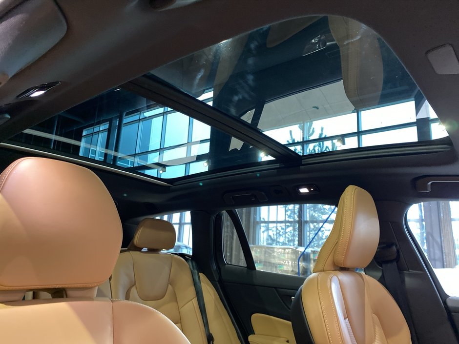 2025 Volvo V60 Cross Country Ultra-24