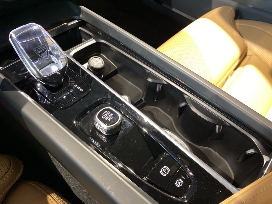 2025 Volvo V60 Cross Country Ultra-13