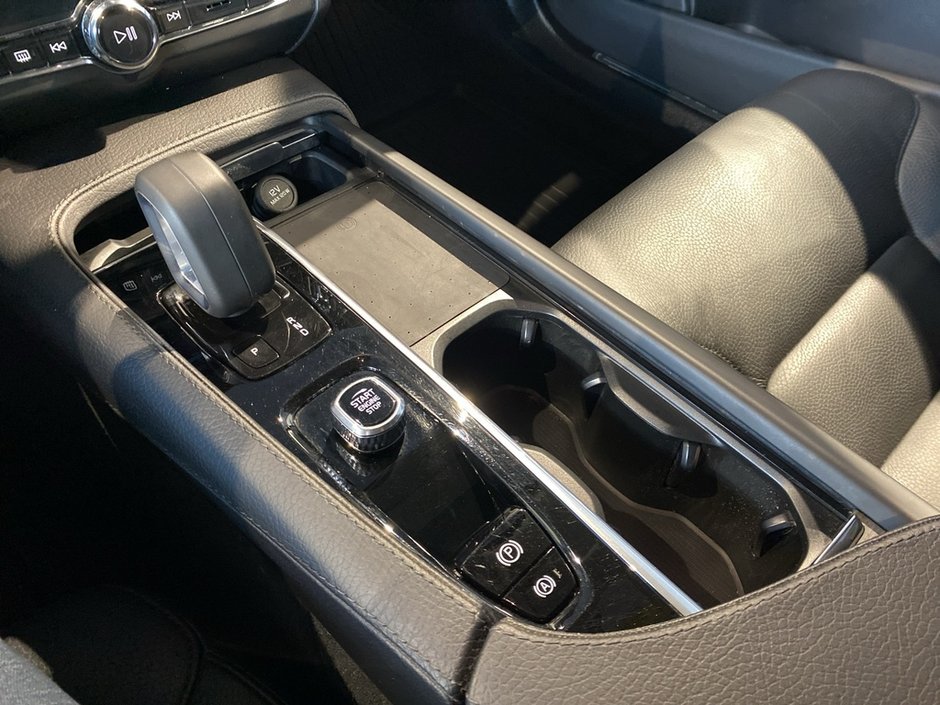 2022 Volvo V90 Cross Country B6 AWD-12