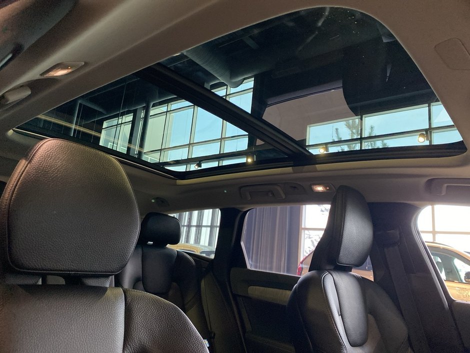 2022 Volvo V90 Cross Country B6 AWD-24